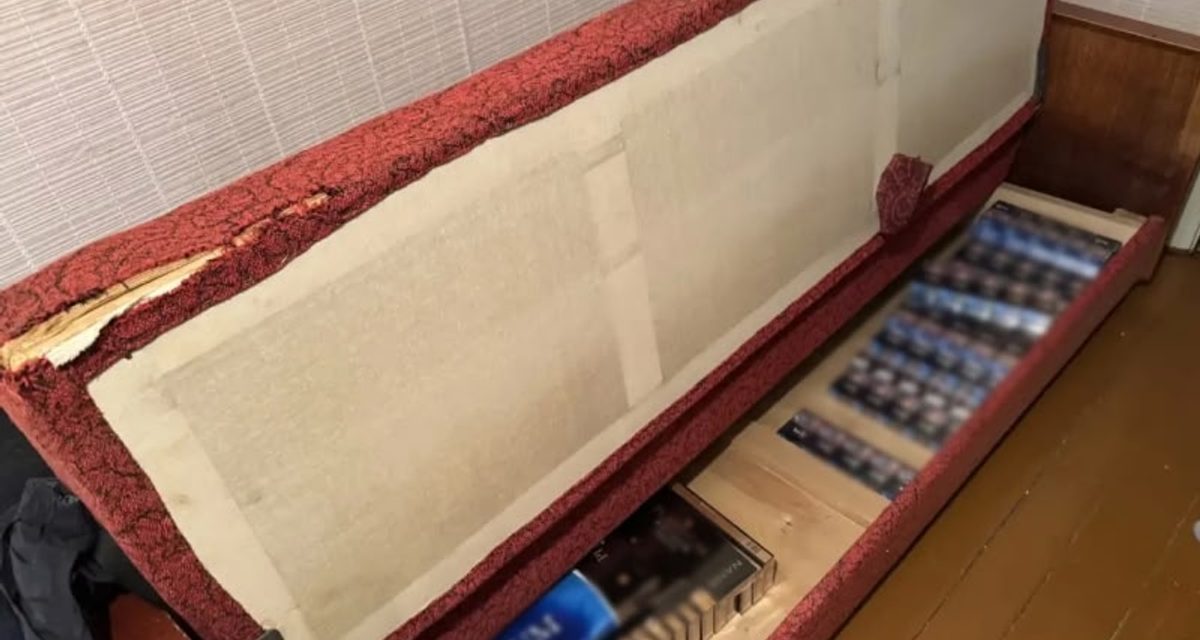 В Кургане у 61-летнего мужчины изъяли более 7,5 тысячи пачек сигарет