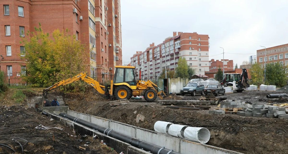В Кургане заменили изношенную теплотрассу под будущей зоной «Дерево жизни»